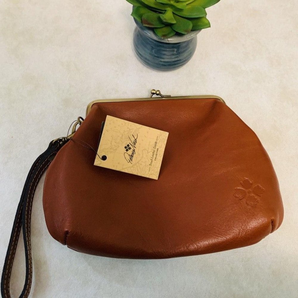 NWT Patricia Nash SAVENA LEATHER Wristlet